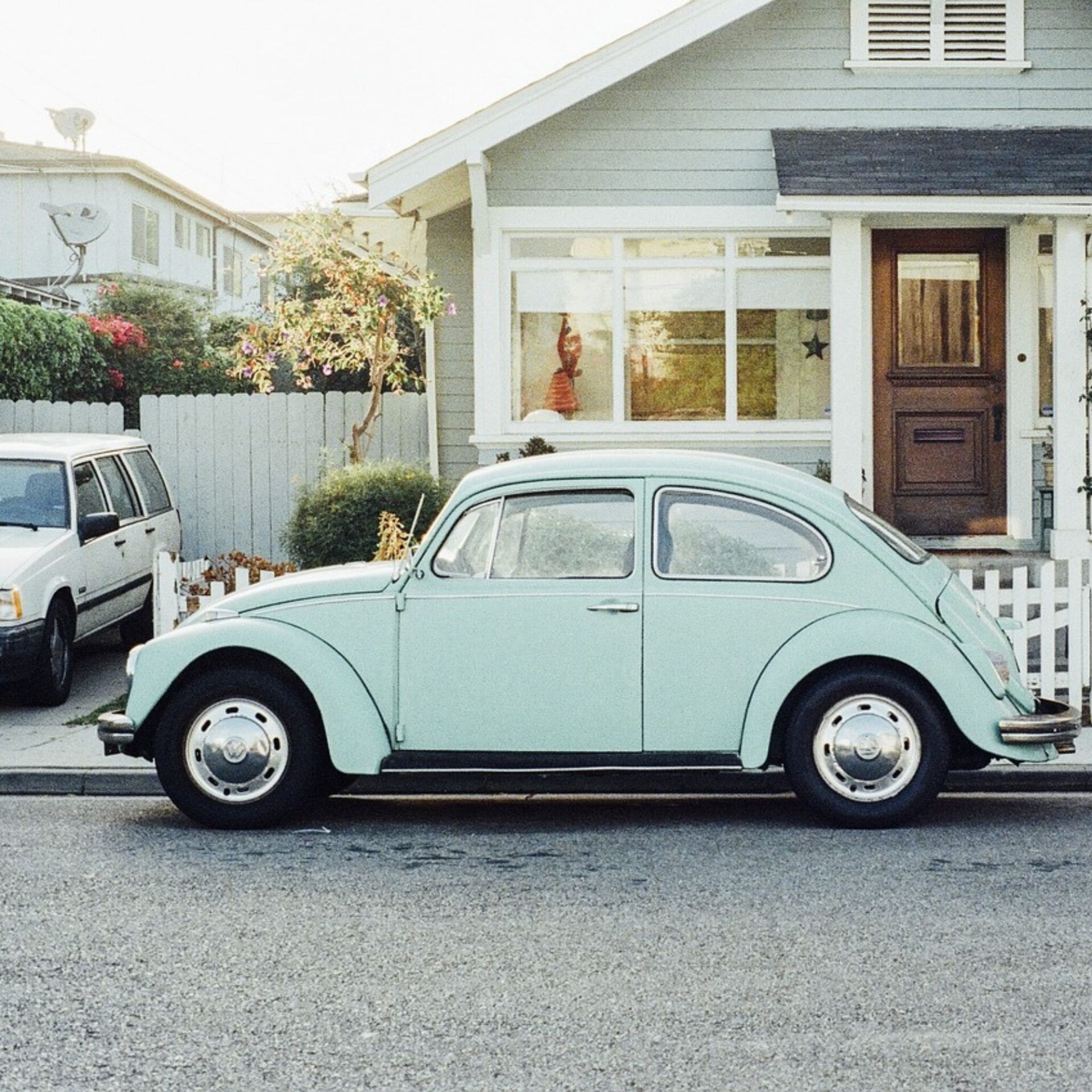 Retro beach house vw beetle short stay cleaning in Kirra, Gold Coast. The Old School Cleaning Co.