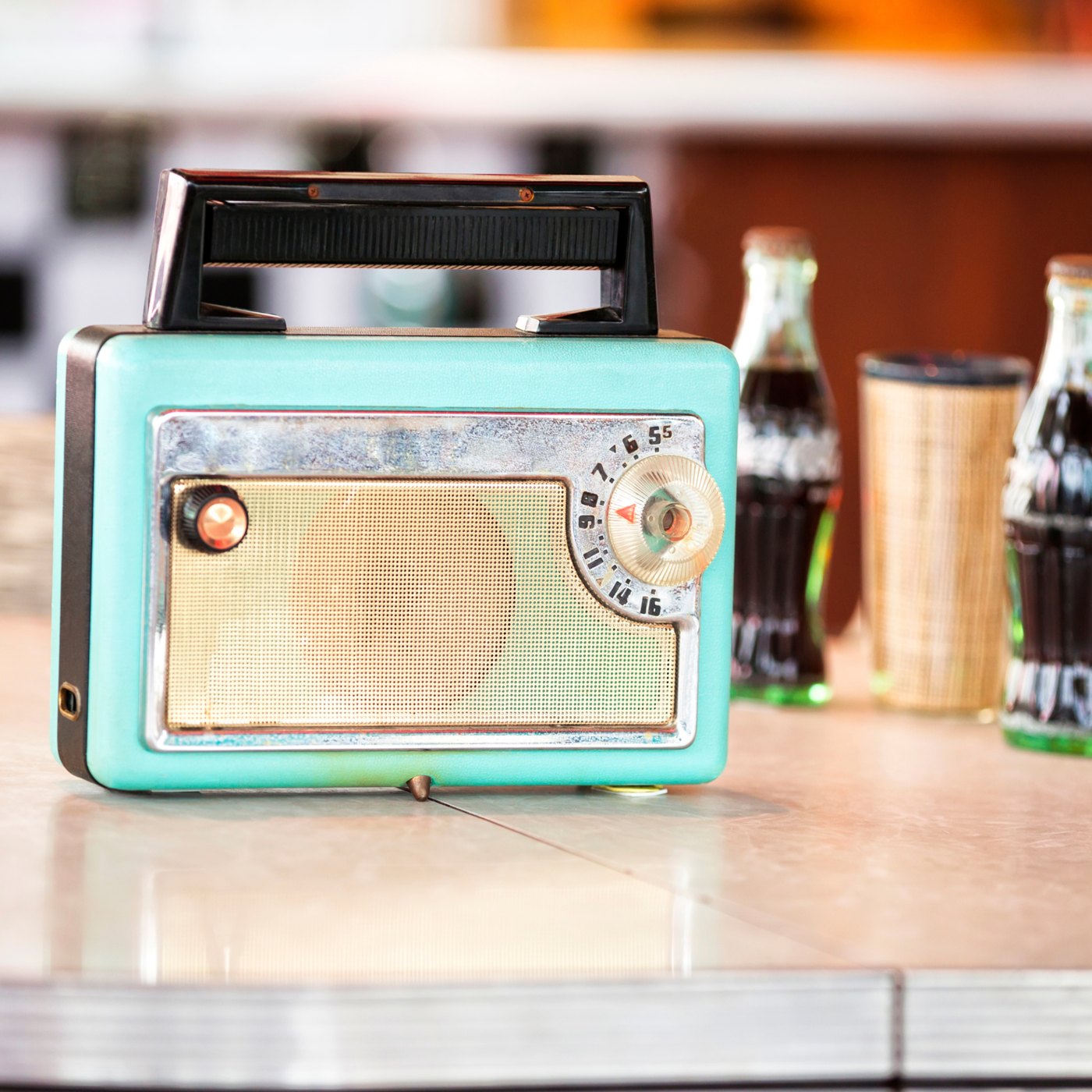 Retro teal radio home interior in Palm Beach, Gold Coast. The Old School Cleaning Co.